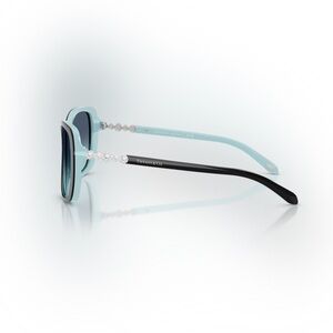 Authentic Tiffany & Co.
TF4121B
BEST SELLER
FRAME Black
LENSES
Blue
$489MSRP